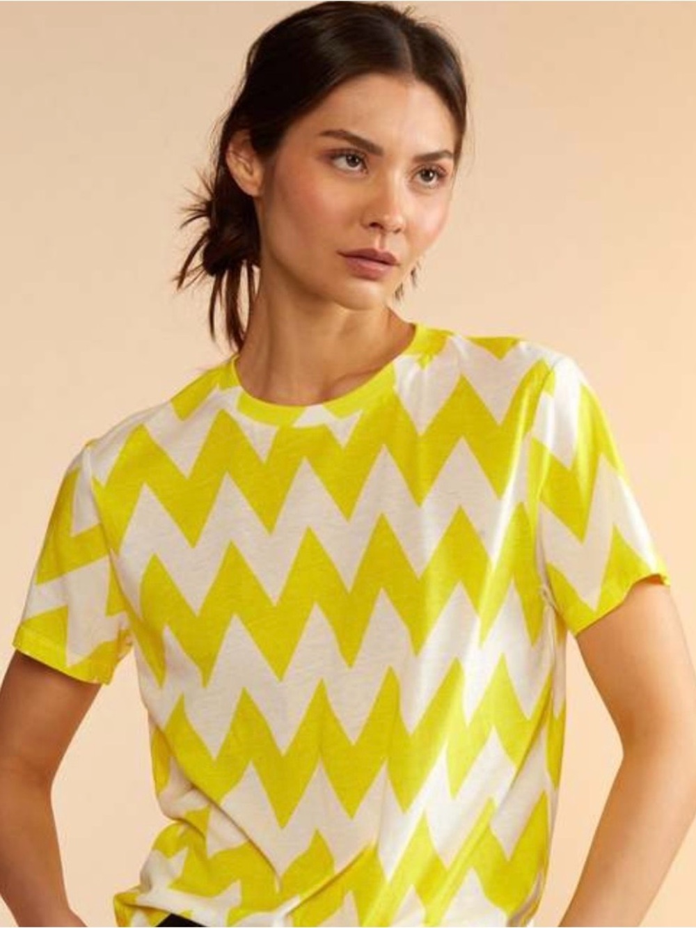 Cynthia Rowley Yellow and White Chevron Short Sleeve Tee